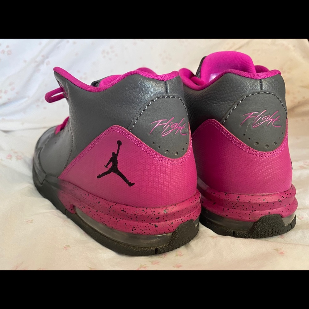 Jordans Woman’s size 10